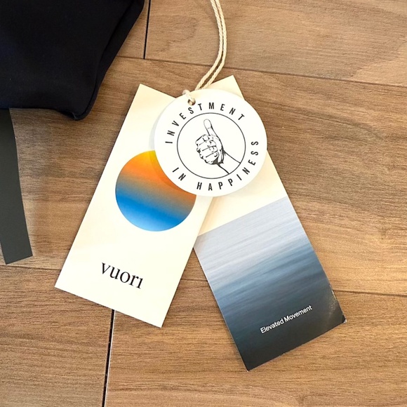 Vuori Evolve Square Neck Bra in Black - Small (NWT) - Picture 7 of 10